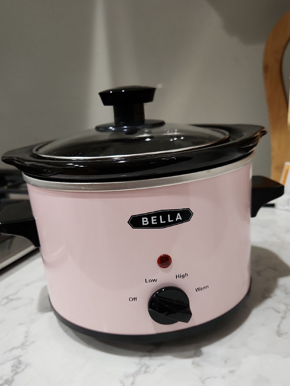 Bella Pink Mini 1.5 QT Slow Cooker with Black Trim